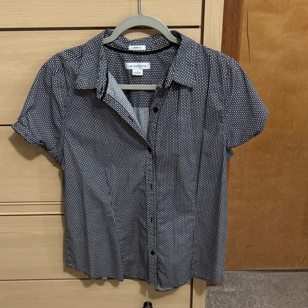 Liz Claiborne Black and White Geometric Shirt